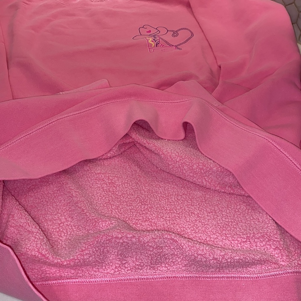 Sweatshirt Living Fully Co. Mallory Ervin Pink Howdy Lover Cowboy Hat NIB Sz XL - Picture 7 of 8
